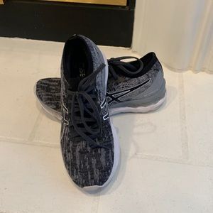 Like new ASICS Gel Nimbus. Only worn to and from gym and on treadmill